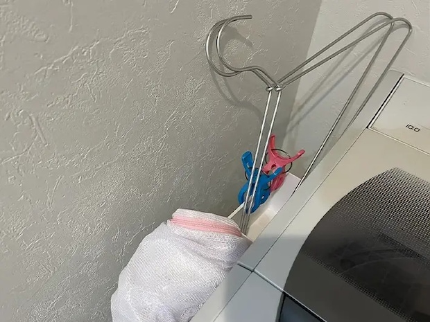 洗濯機にワイドポケット（マグネット）の写真（撮影：grapeライフハック編集部）