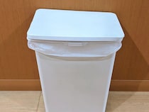 夏のゴミ箱の生ゴミ臭、新聞紙を敷いてみたら？「もっと早く知りたかった」【衛生対策4選】