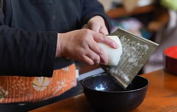 大根おろしを作る写真
