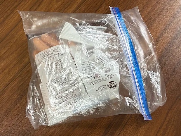 ソーセージを入れたチャックつき保存袋（撮影：grapeライフハック編集部）