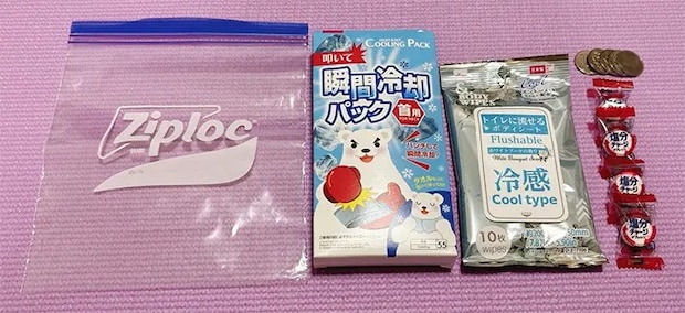 暑さ対策一式を並べた写真（撮影：grapeライフハック編集部）