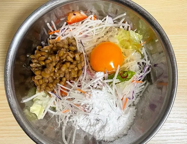 材料をボウルに入れた写真（撮影：grapeフード編集部）