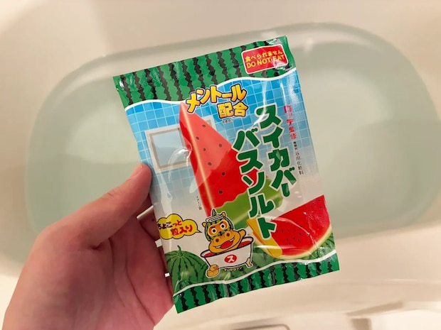 入浴剤でアイスを完全再現！　ローソン限定『スイカバー』で夏にひんやり