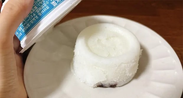 かき氷を皿に出した写真（撮影：grapeフード編集部）