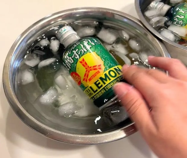 缶飲料を回転させている写真（撮影：grapeライフハック編集部）