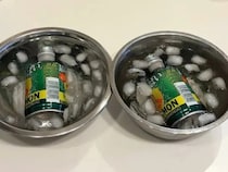 缶飲料を冷やすなら、普通の氷水？塩入り？ 10分後の冷え方の違いがこちら！