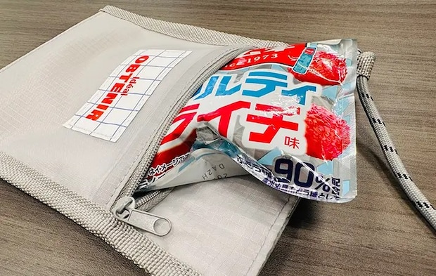 スリコの保冷ミニサコッシュの写真（撮影：grape編集部）
