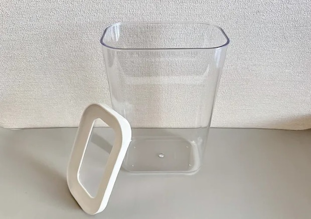 『中身が見える保存容器（LGY）』の写真（撮影：ワード）
