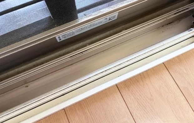 トイレットペーパーとウタマロクリーナーで掃除した後の画像（撮影：エニママ）