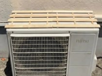 エアコンの室外機　断熱シートとの間に100均すのこを挟んだ結果、下がった温度が…