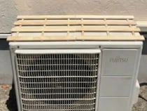 エアコンの室外機　断熱シートとの間に100均すのこを挟んだ結果、下がった温度が…