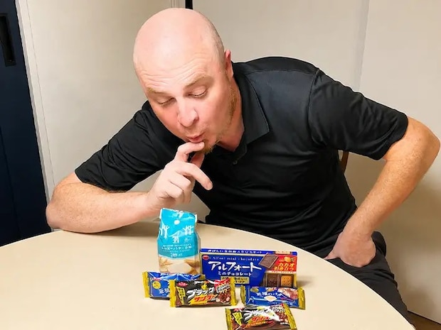 外国人のおすすめのコンビニチョコの写真（撮影：grapeフード編集部）