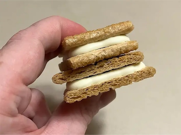 外国人のおすすめのコンビニチョコの写真（撮影：grapeフード編集部）