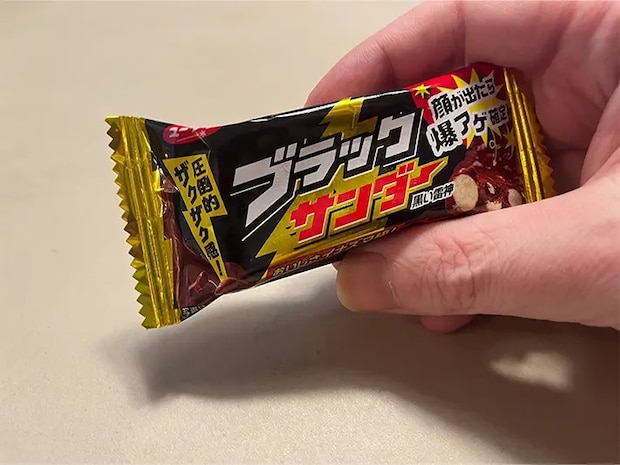 外国人のおすすめのコンビニチョコの写真（撮影：grapeフード編集部）