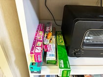 キッチンの『かさばるもの』はこれで解決　100均の『ファイルスタンド』の思わぬ活用法とは