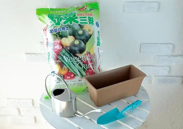 家庭菜園の道具の写真
