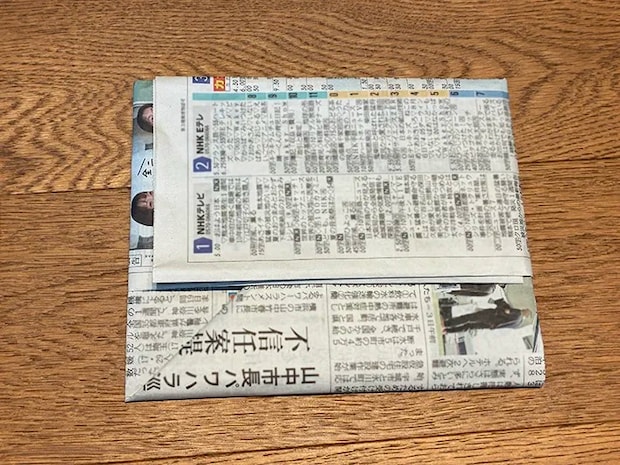 新聞紙ゴミ箱の土台（撮影：grapeライフハック編集部）