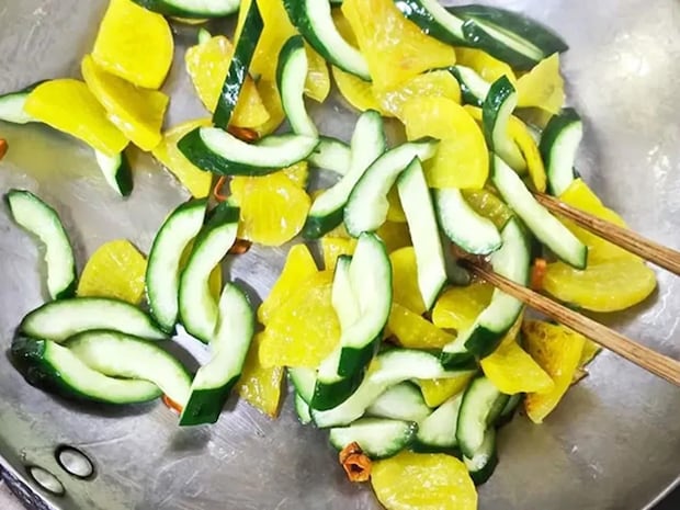 食べた夫が「いい味してるね」　キュウリとたくあんで作る簡単な一皿