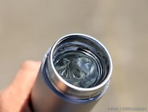 夏の水筒、氷を入れるなら先？後？　プロが『正しい使用法』を解説