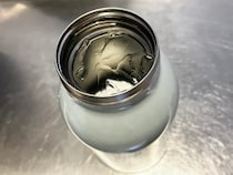 夏の水筒、氷を入れるなら先？後？　プロが『正しい使用法』を解説