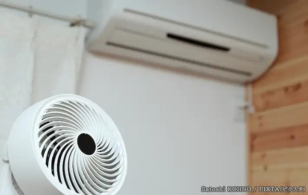エアコンとサーキュレーターの写真