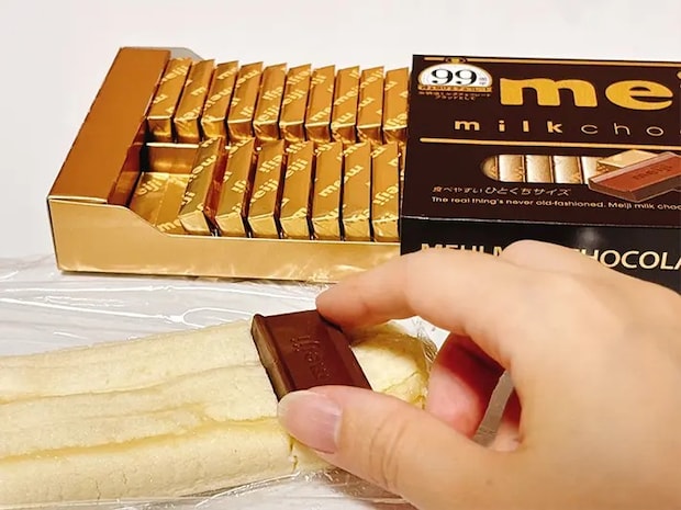 バナナにチョコレートを載せる写真（撮影:grapeフード編集部）