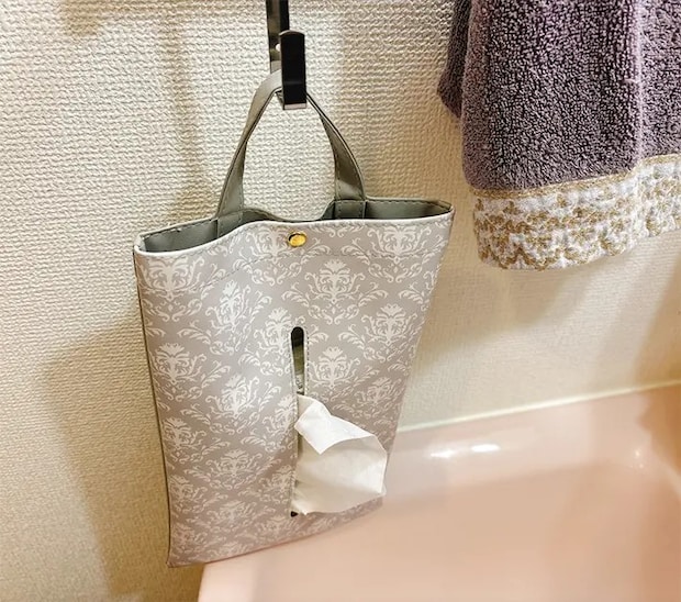 吊るすタイプのティッシュケースの写真（撮影：grape編集部）