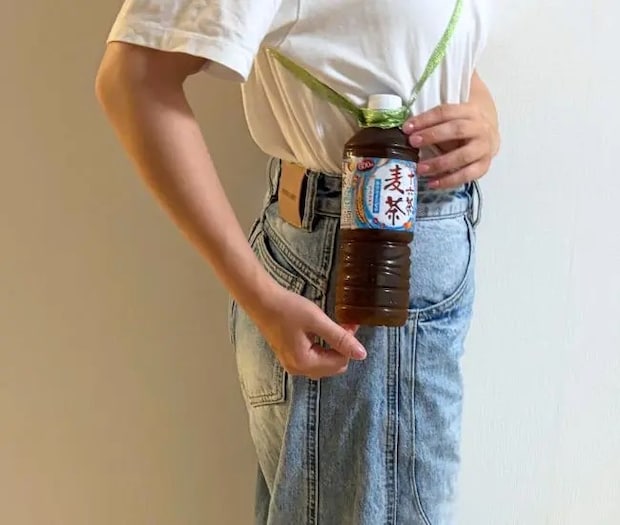 完成したペットボトルショルダー（撮影：grapeライフハック編集部）