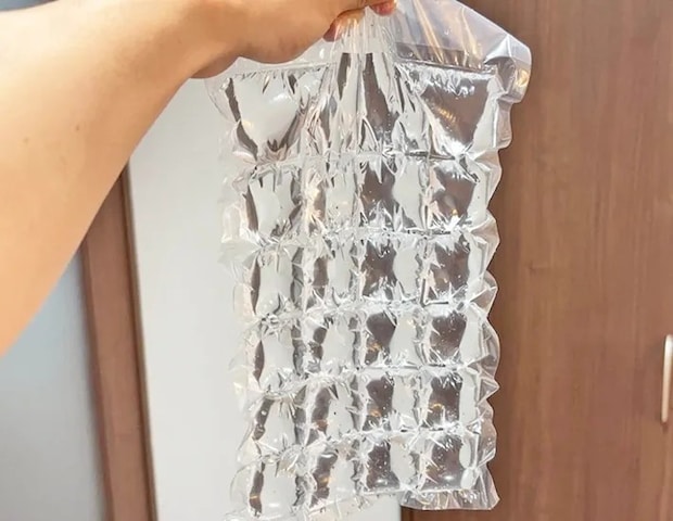 『ダイソー アイスバッグ』の使用写真（撮影：キジカク）