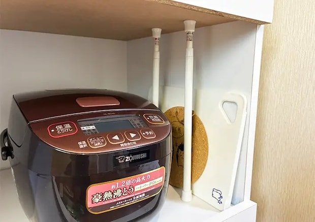 つっぱり棒の活用写真（撮影：grapeライフハック編集部）