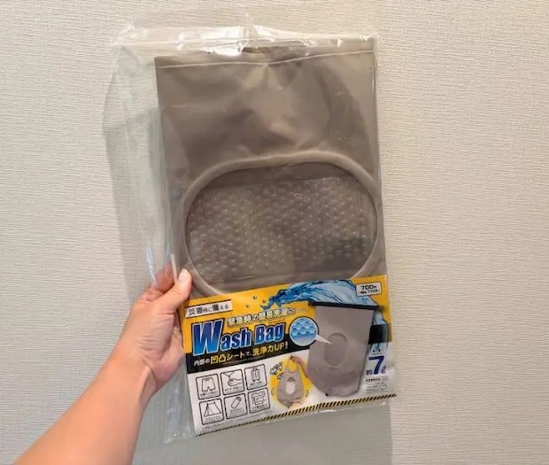 ダイソーのウォッシュバッグ（撮影：grapeライフハック編集部）