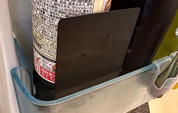 100円ショップ『ダイソー』のブックエンドの写真（撮影：grapeライフハック編集部）