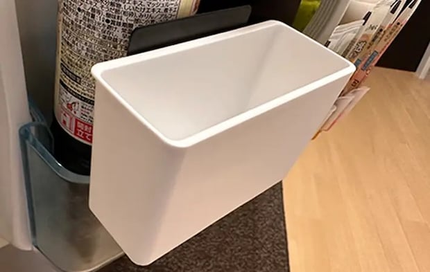 冷蔵庫にブックエンドを入れると…? 「収納棚が1つ増えた!」「整理整頓しやすくなって便利」