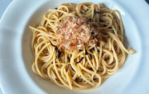 塩昆布とかつおぶしのパスタ完成画像（撮影：エニママ）