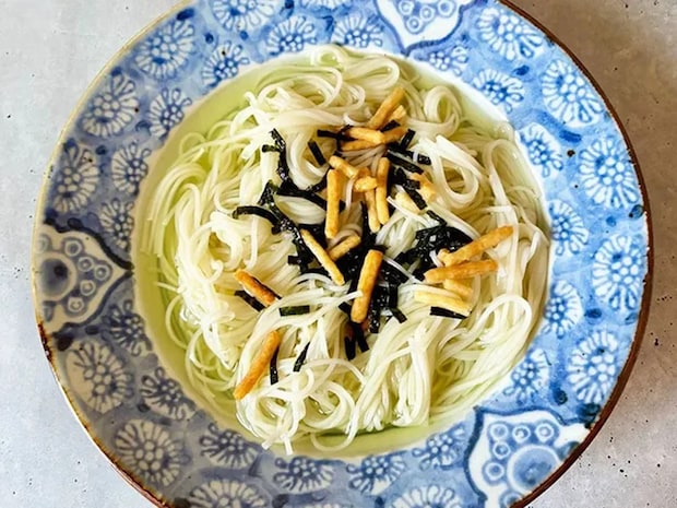 そうめんに『1袋』かけるだけ めんつゆいらずの一皿に「手軽でおいしい」