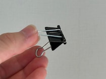 ダブルクリップは収納力アップに使える！　デッドスペースを解消してくれる活用法【3選】