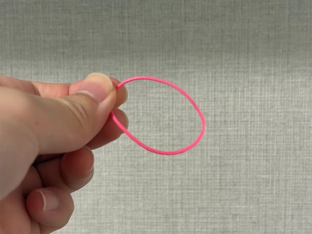 物干し竿に輪ゴムを『1本』巻くと? 洗濯物を干す時の『プチストレス』を解消してくれた!