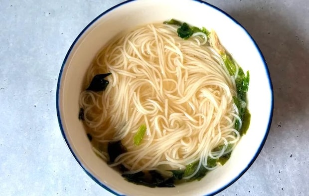 そうめんを入れた画像（撮影：エニママ）