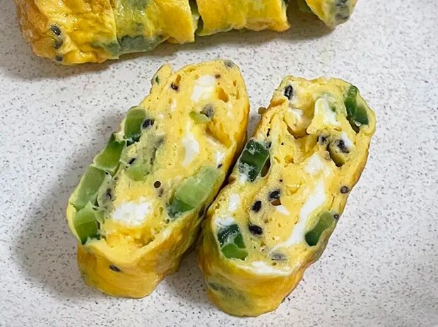 ゴーヤとゴマ塩の玉子焼きの写真（撮影：grapeフード編集部）