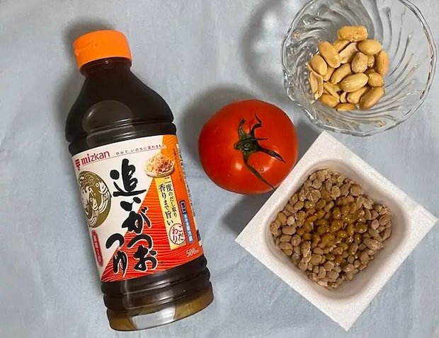 そばのトッピングの写真（撮影：grapeフード編集部）