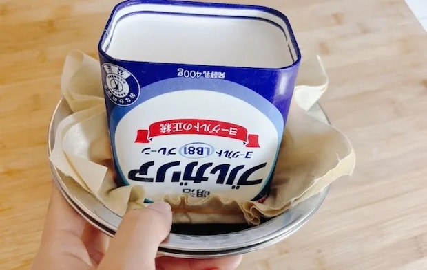 ヨーグルトを水切りしている画像（撮影：キジカク）