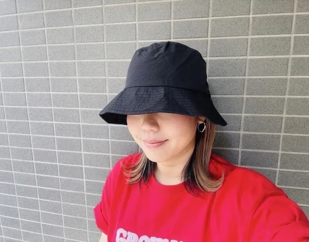 通気サファリハットを着用した写真（撮影：grapeライフハック編集部）