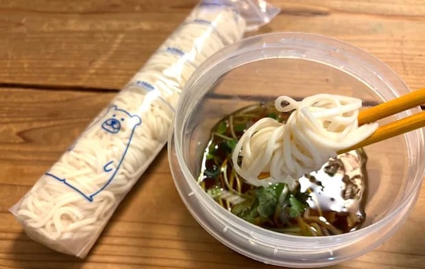 そうめんを食べている画像（撮影：エニママ）