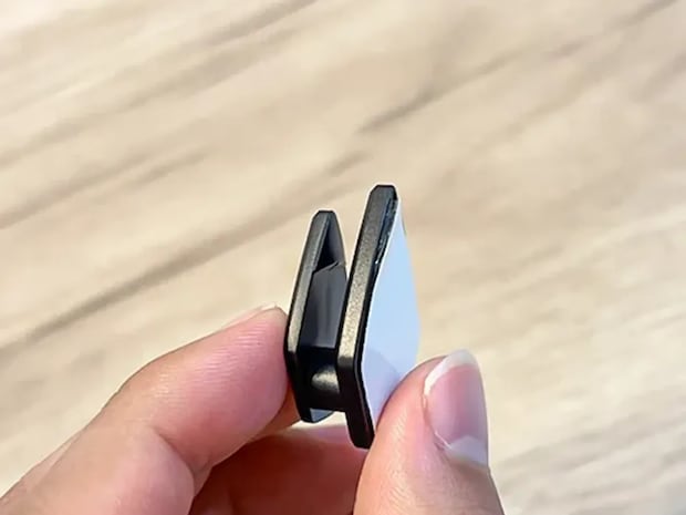 玄関に『110円の車用品』を貼るだけ！　ダイソー商品の「じゃない使い方」で家中スッキリ