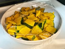 レンチンで作るカボチャの副菜　食べた夫が「これはウマい！」