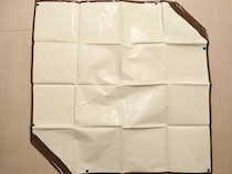 ダイソーで買った『バッグになるシート』が便利　使い方は？「サッと持ち運べる」