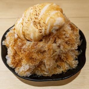 見てこれ、くら寿司の、かき氷の、上にのっているやつ