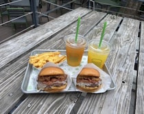 日本でアメリカ本場の味を堪能!? 秋限定の「サウザンバーベキュー」をShake Shack外苑いちょう並木店で食べてみた！