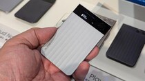 ディスプレイ搭載で録音機能を強化したAIボイスレコーダー「Plaud Note Pro」を10月14日発売へ 専用アプリは録音中の画像やテキストの入力に対応するアップデートを提供