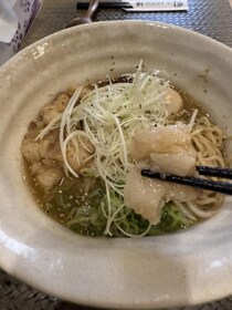 【鹿児島グルメ】和牛もつラーメンが人気！　鹿児島中央駅近くの人気ラーメン店「薩摩和穣麺 燎(かがりび)」